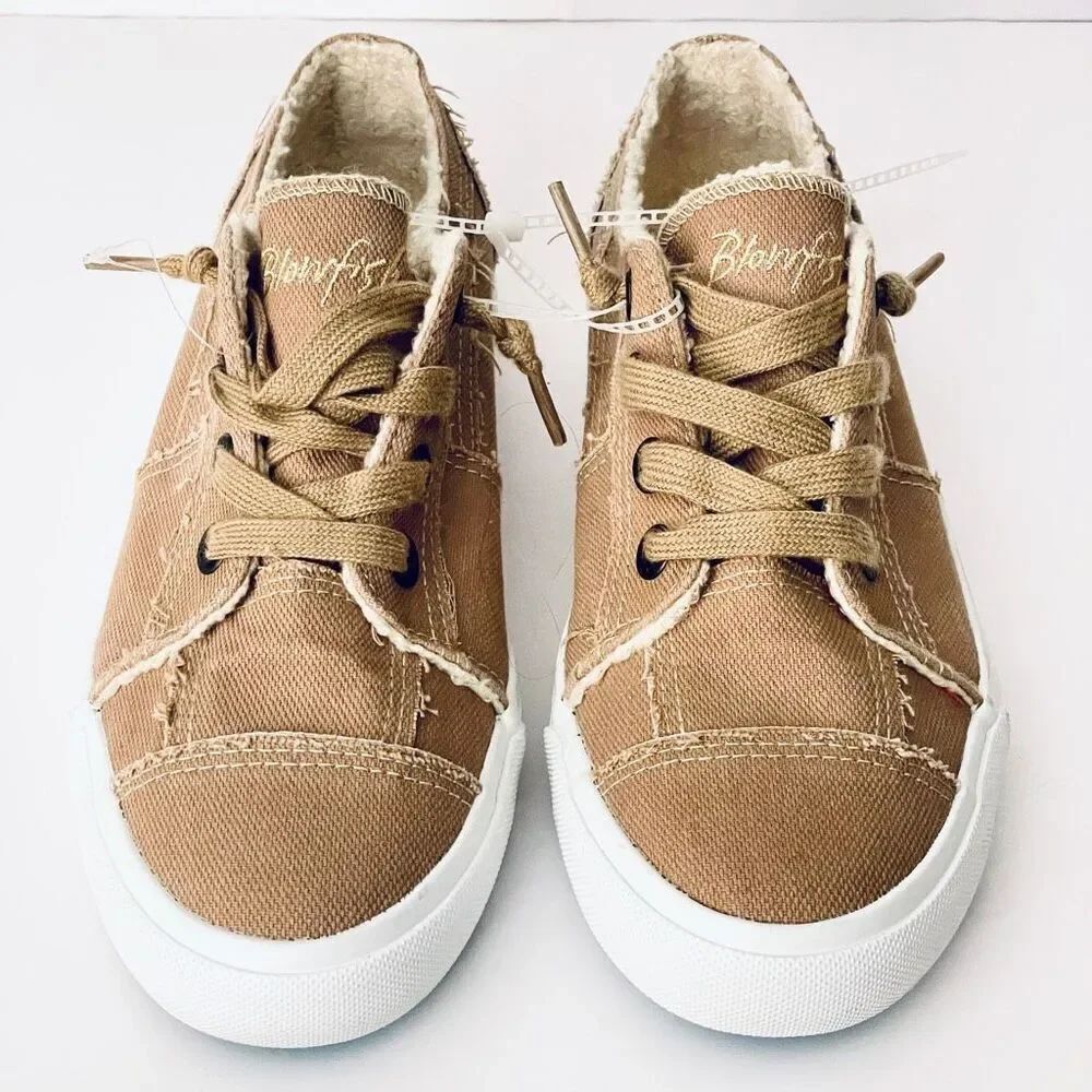 NWT Gorgeous Blowfish Malibu 8 Tan Sherpa Lined Memory foam Cushioned Sneakers - Picture 3 of 12